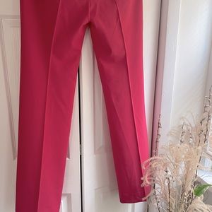 Beautiful and classyTHEORY tailored dress slack in the season’s hottest color!!